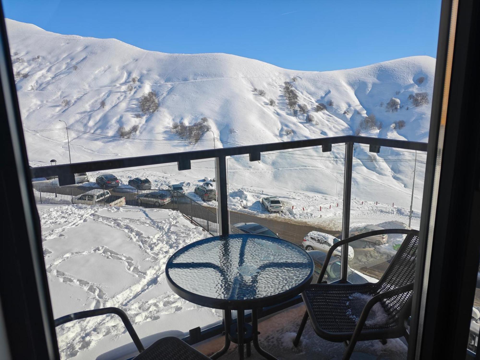 Aparthotel Four Seasons - New Gudauri Exterior foto